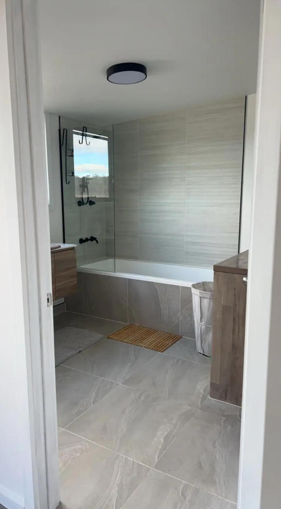 Great Lakes Wilderness Three Bedroom Home Miena エクステリア 写真