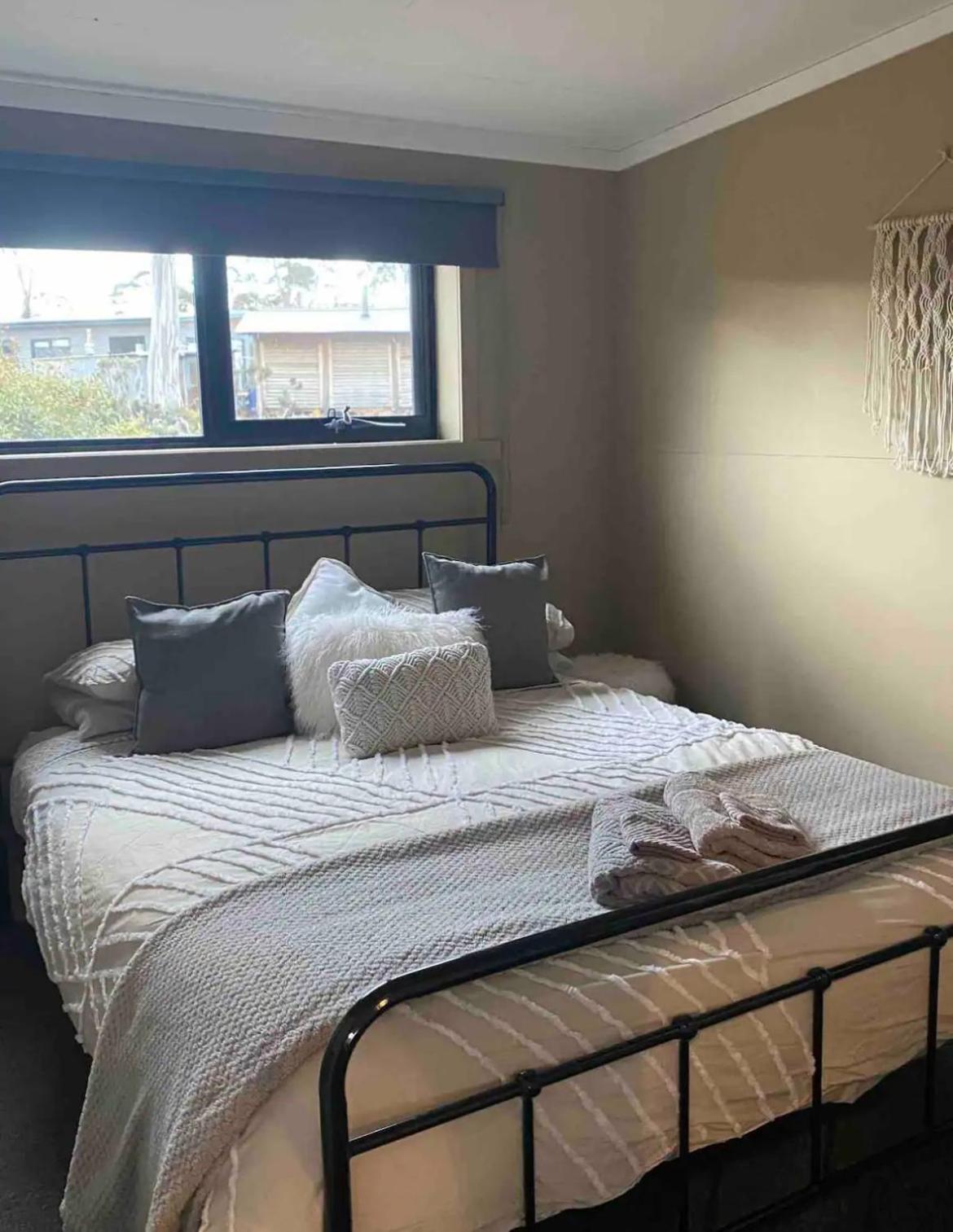 Great Lakes Wilderness Three Bedroom Home Miena エクステリア 写真