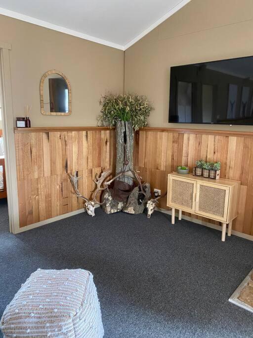 Great Lakes Wilderness Three Bedroom Home Miena エクステリア 写真