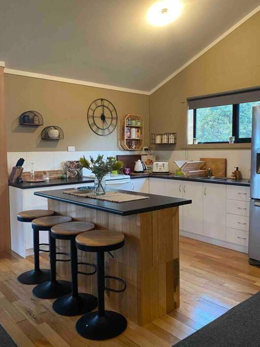 Great Lakes Wilderness Three Bedroom Home Miena エクステリア 写真